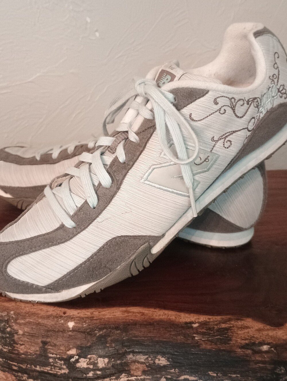New Balance Women's 442 Sneakers Size 9  CW442CB